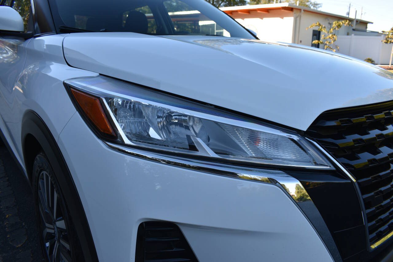 Used 2022 Nissan Kicks SV FWD image 34