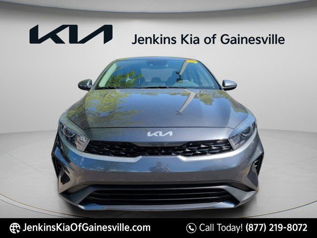 Used 2023 Kia Forte LXS w/ LXS Technology Package FWD image 8