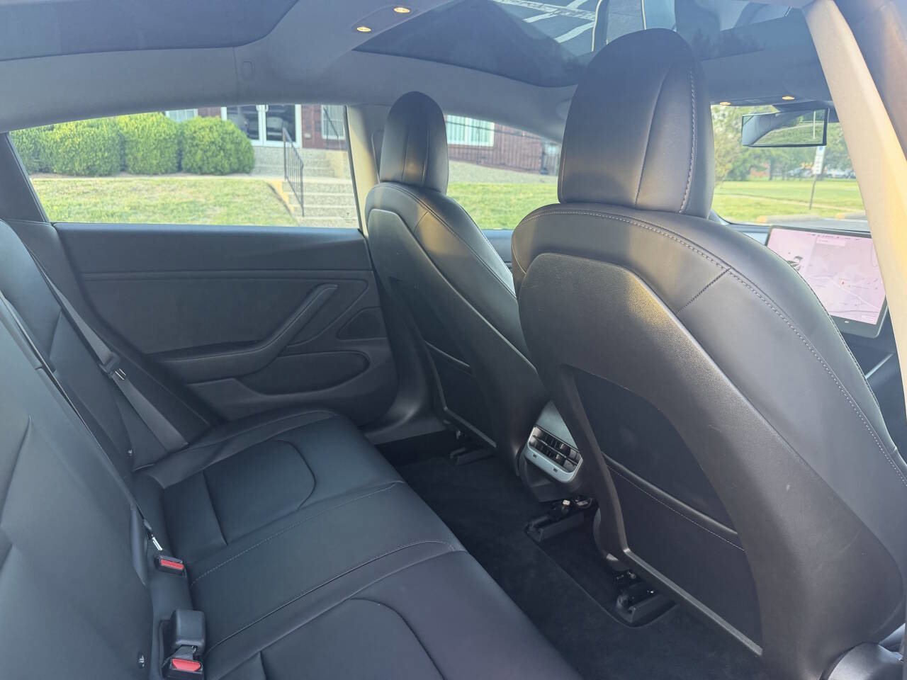 Used 2018 Tesla Model 3 Long Range RWD image 19