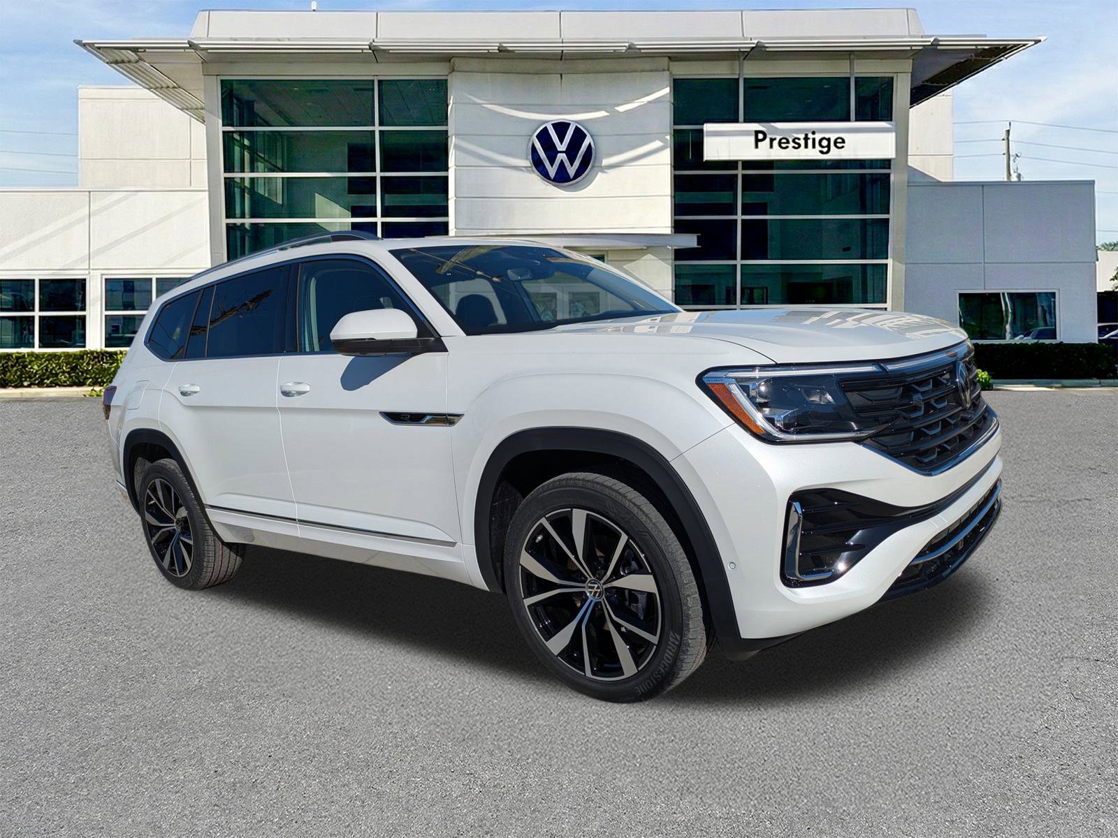 New 2026 Volkswagen Atlas SEL Premium R-Line image 1