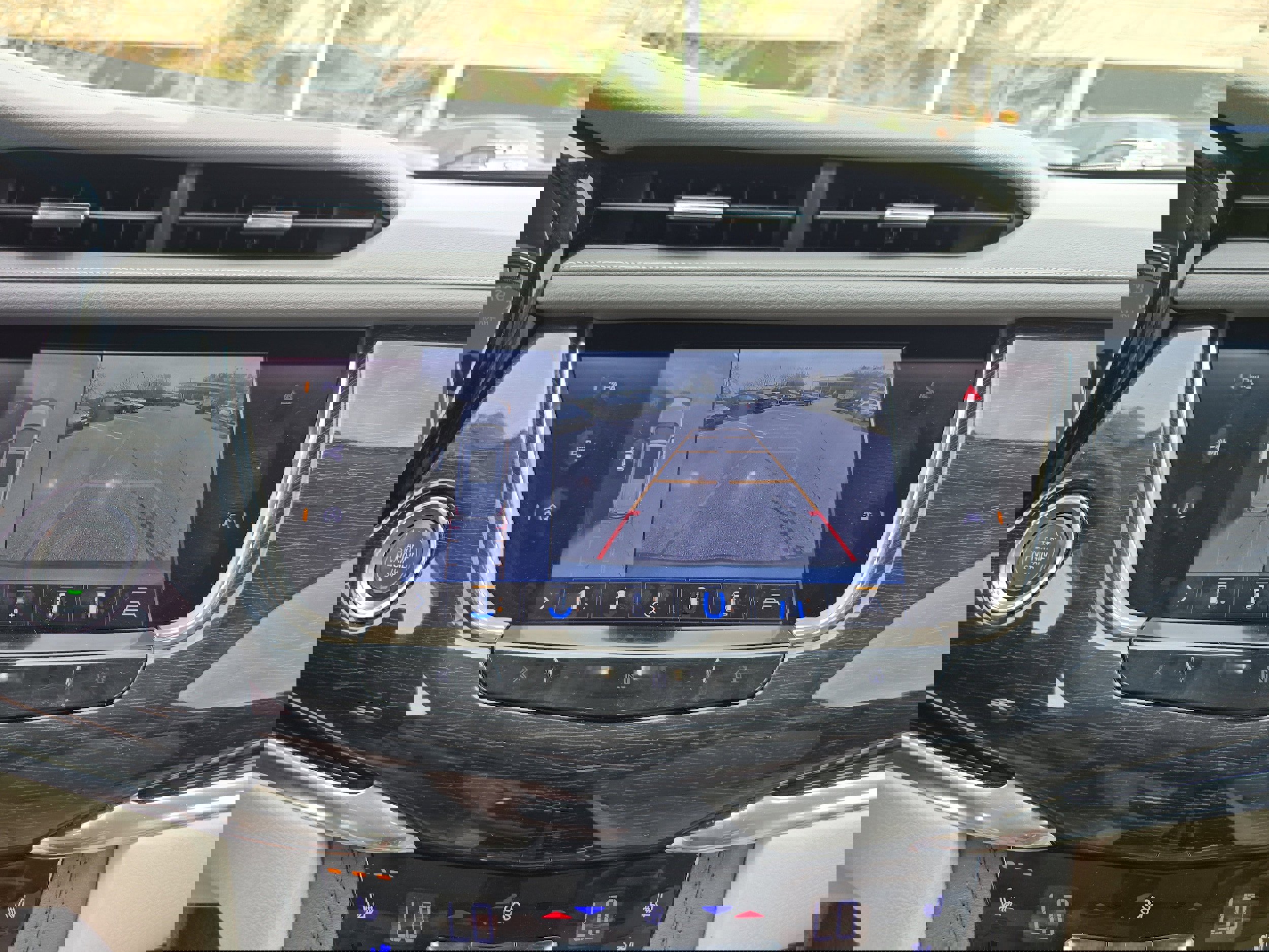 Used 2020 Cadillac XT6 Premium Luxury image 25