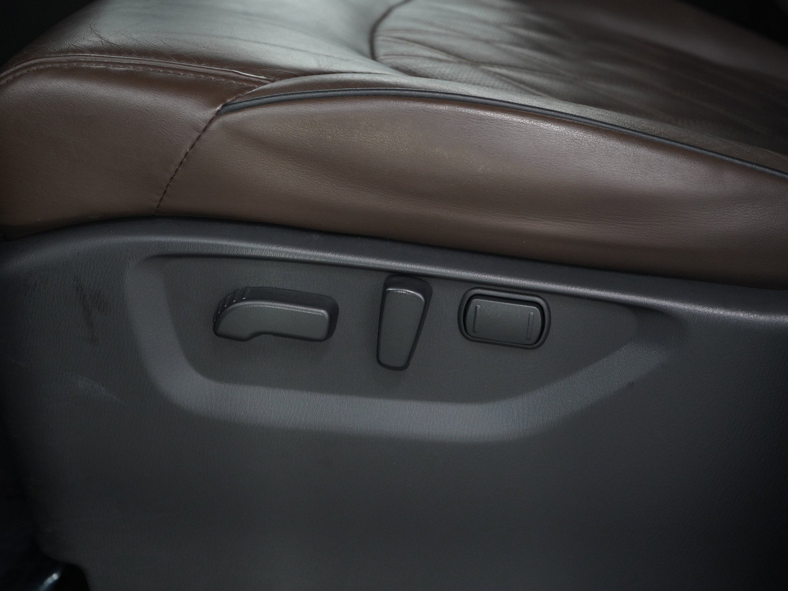 Used 2023 Nissan Armada Platinum w/ Captain's Chairs Package image 32