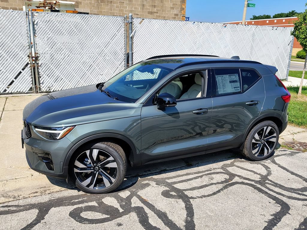 New 2026 Volvo XC40 B5 Ultra w/ Protection Package Premier AWD/4WD image 3