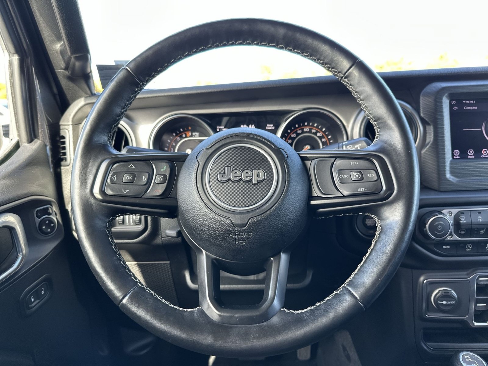 Used 2021 Jeep Gladiator Sport AWD/4WD image 17