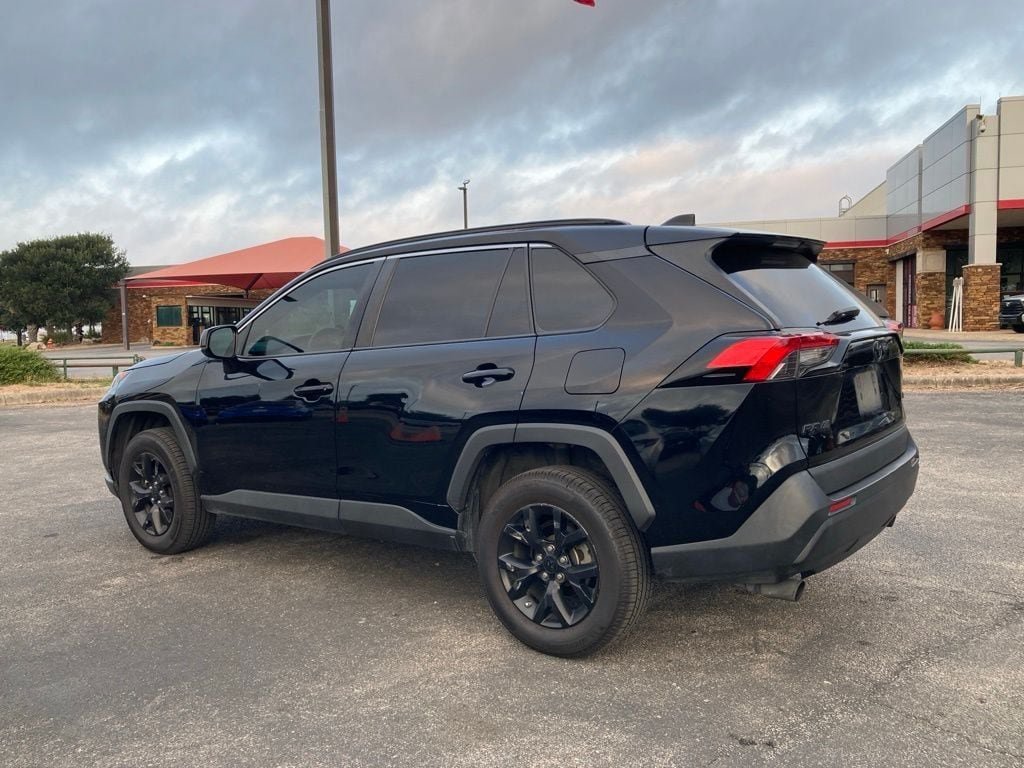 Certified 2021 Toyota RAV4 LE FWD image 6