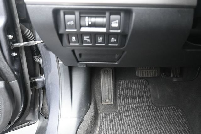 Used 2018 Subaru Outback 3.6R Limited AWD/4WD image 16