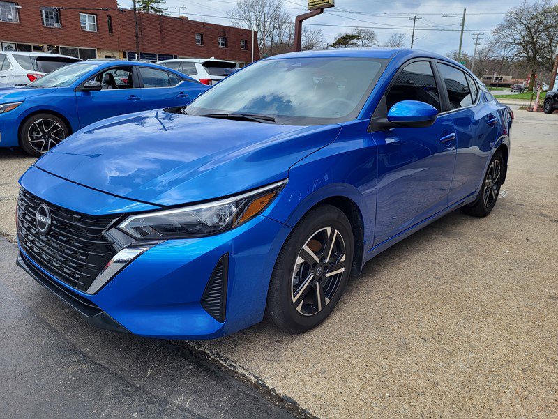 Used 2025 Nissan Sentra SV image 3