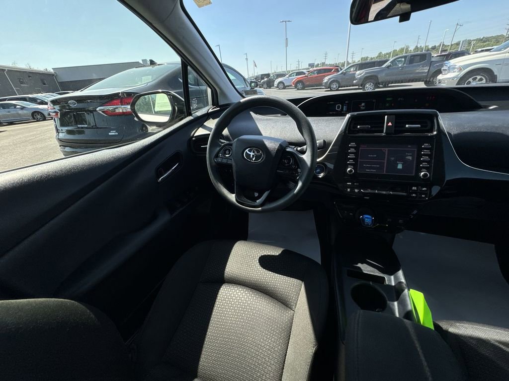 Used 2020 Toyota Prius LE FWD image 15