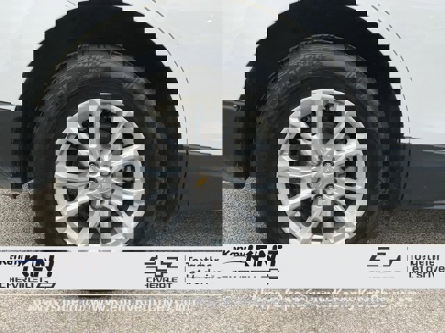 Used 2019 Chevrolet Equinox LT w/ Driver Convenience Package image 9