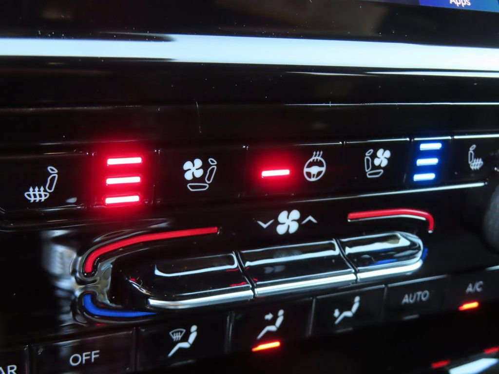 New 2025 Jeep Grand Cherokee Limited w/ Luxury Tech Group II image 11