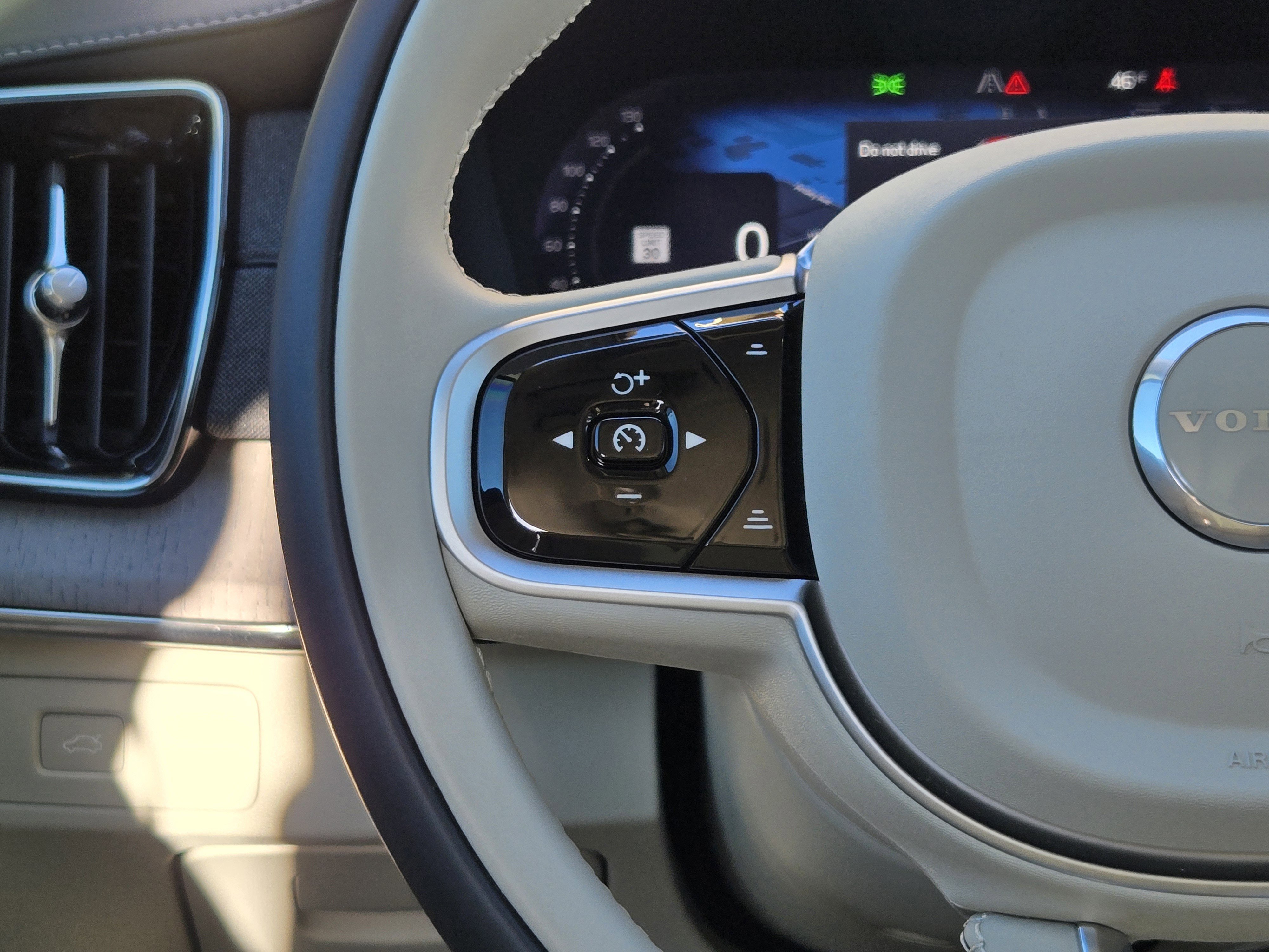 Used 2026 Volvo XC90 B6 Ultra image 41