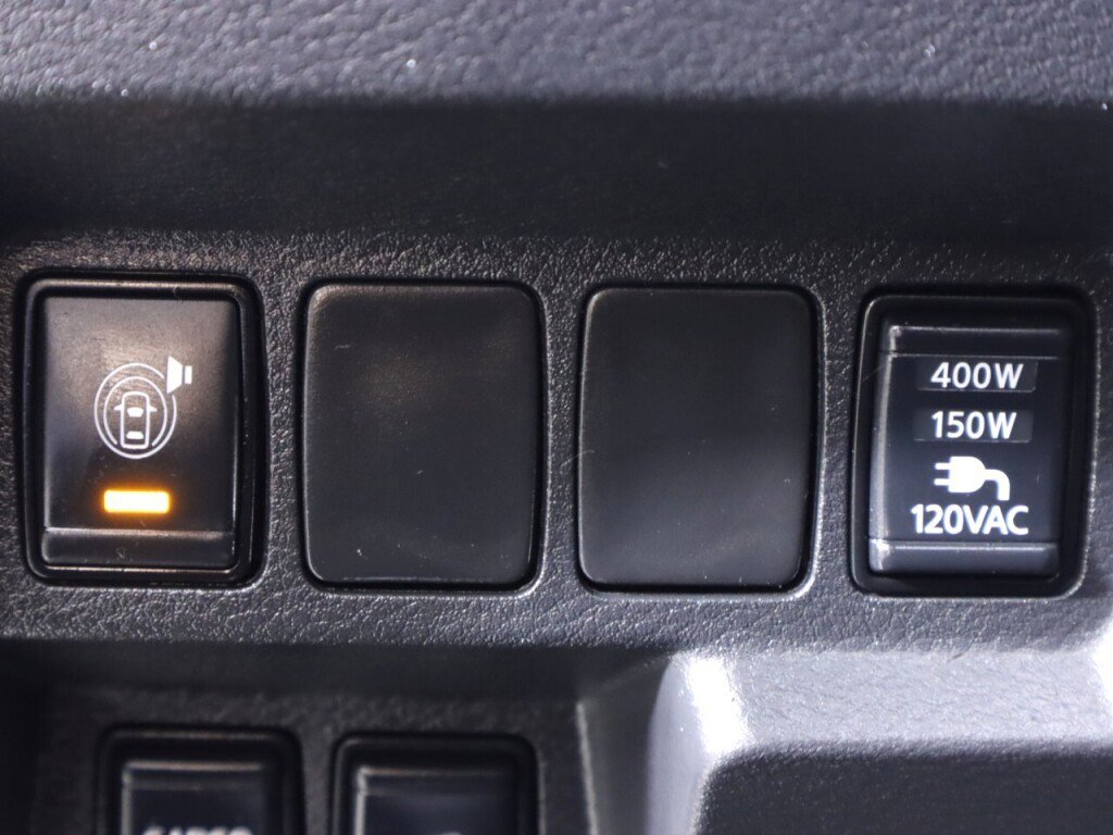 Used 2023 Nissan Frontier SV w/ SV Premium Package image 11