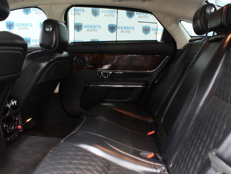 Used 2016 Jaguar XJ L Portfolio RWD image 17