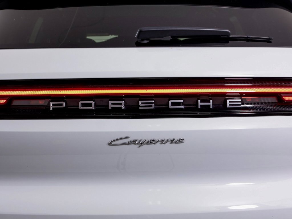 Used 2024 Porsche Cayenne image 14