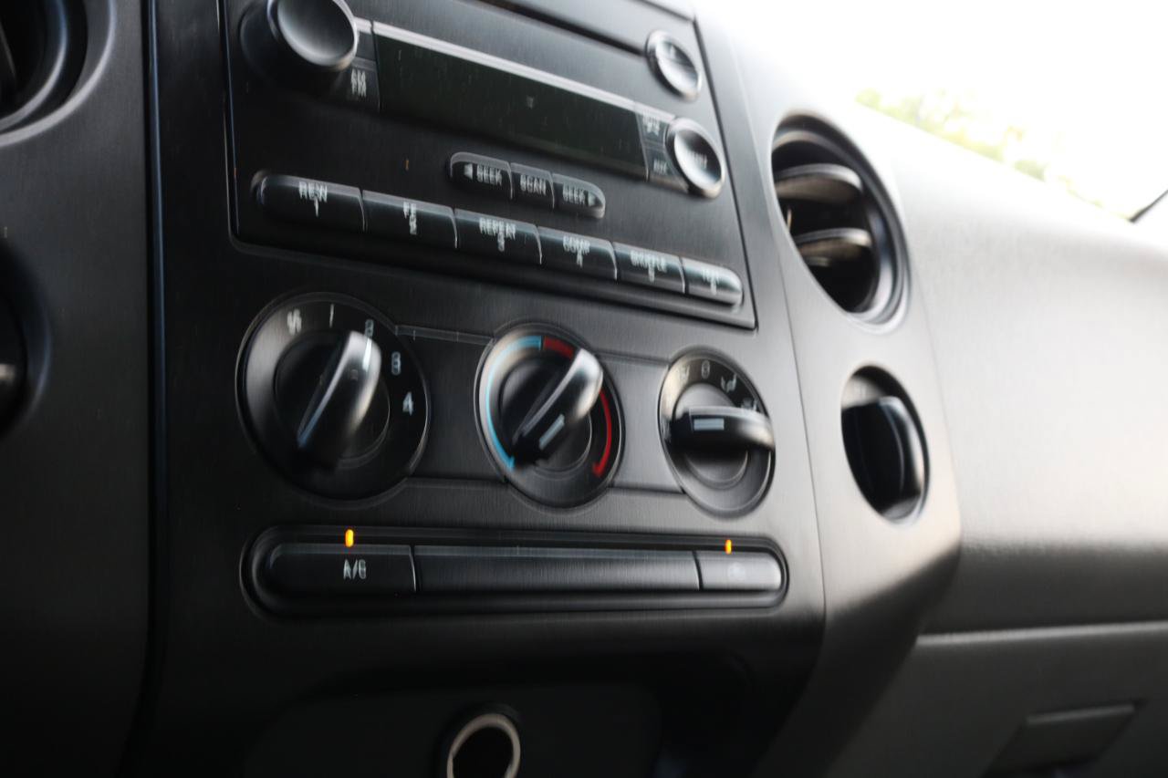 Used 2005 Ford F150 2WD Regular Cab image 25