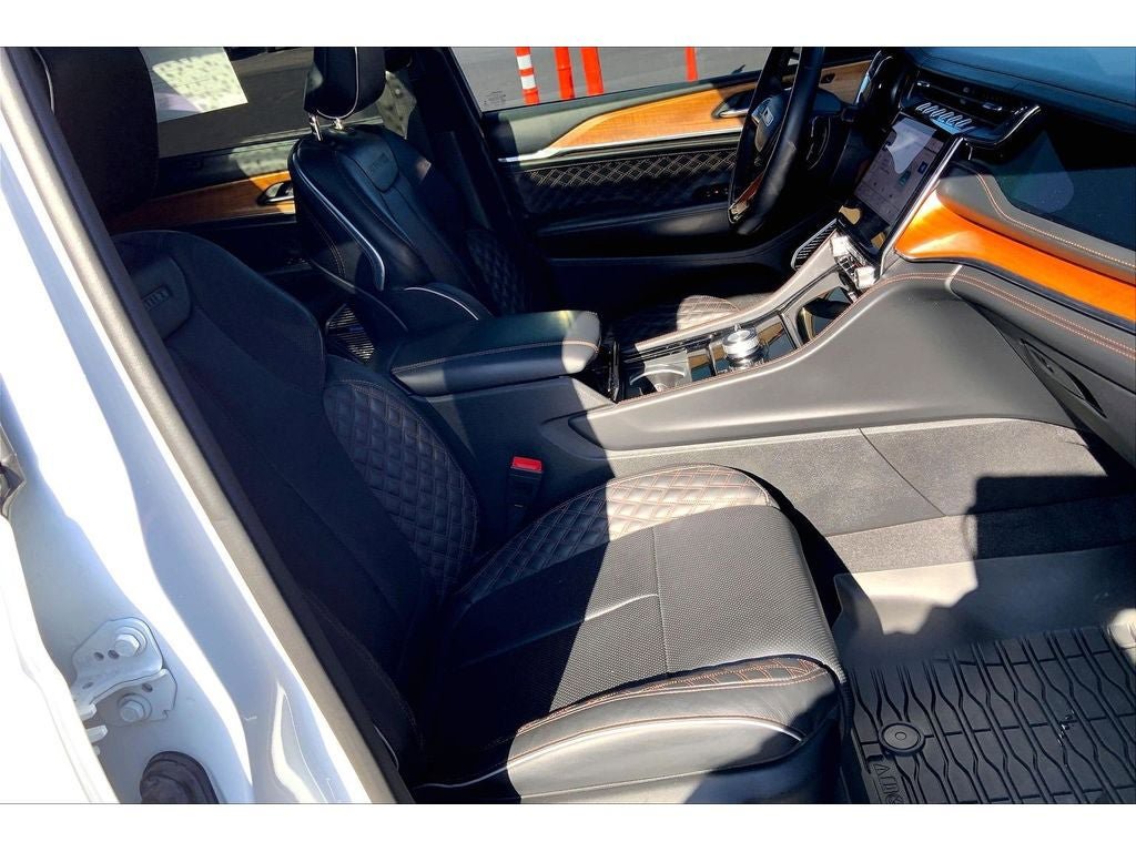 Used 2022 Jeep Grand Cherokee L Summit AWD/4WD image 8