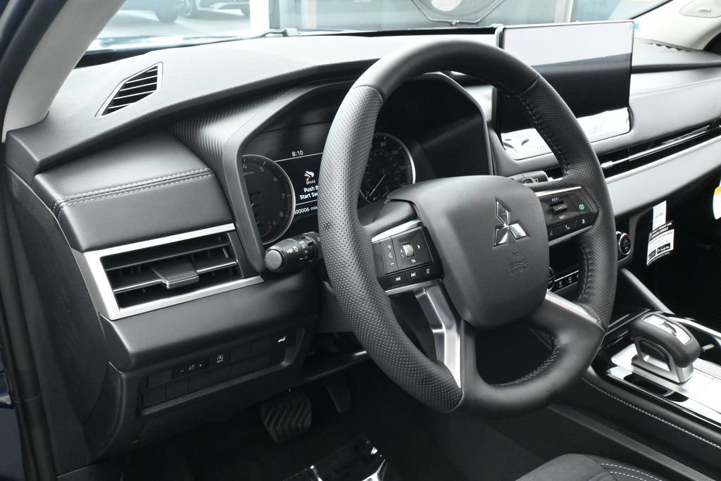 New 2026 Mitsubishi Outlander SE FWD image 15