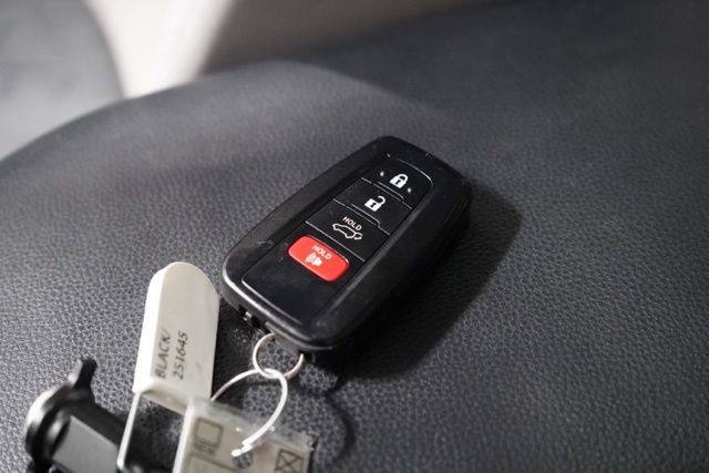 Used 2021 Toyota RAV4 XLE w/ Convenience Package image 39