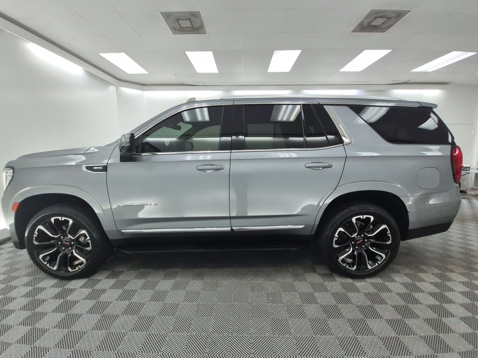 Used 2023 GMC Yukon SLT w/ SLT Premium Package AWD/4WD video 2