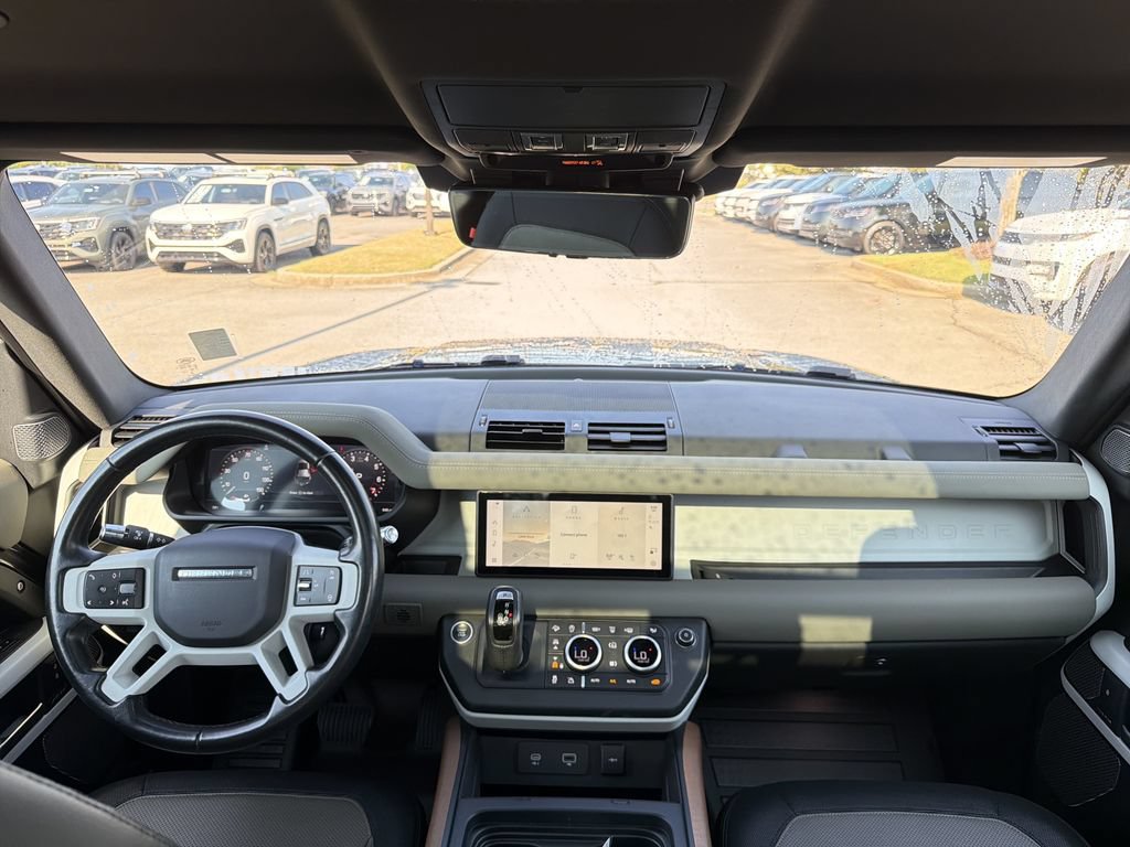 Used 2021 Land Rover Defender 110 X-Dynamic SE AWD/4WD image 17