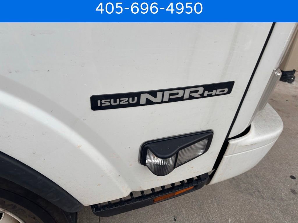 Used 2024 Isuzu NPR image 3