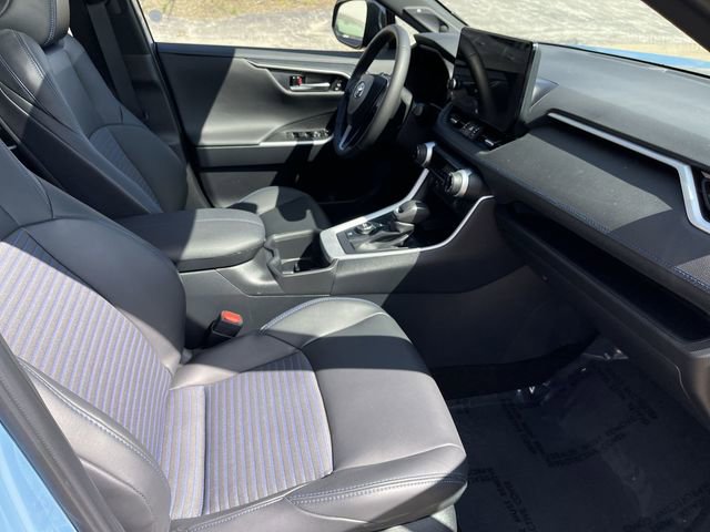 Used 2025 Toyota RAV4 XSE w/ Advanced Technology Package image 17