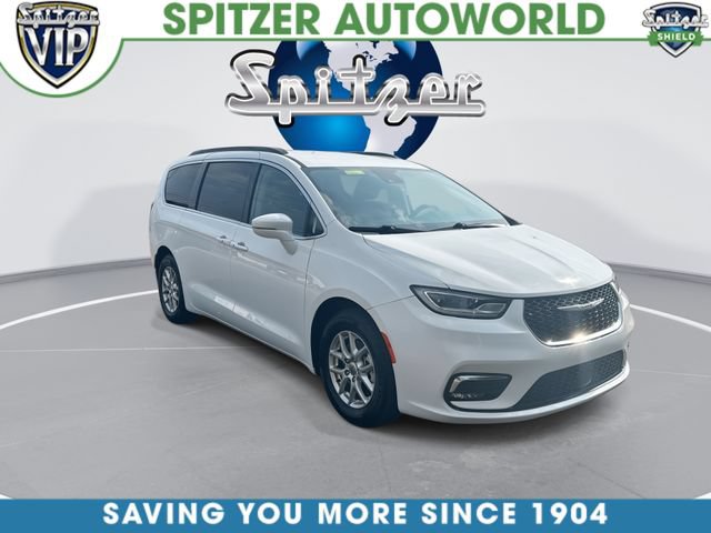 Certified 2022 Chrysler Pacifica Touring-L FWD image 2