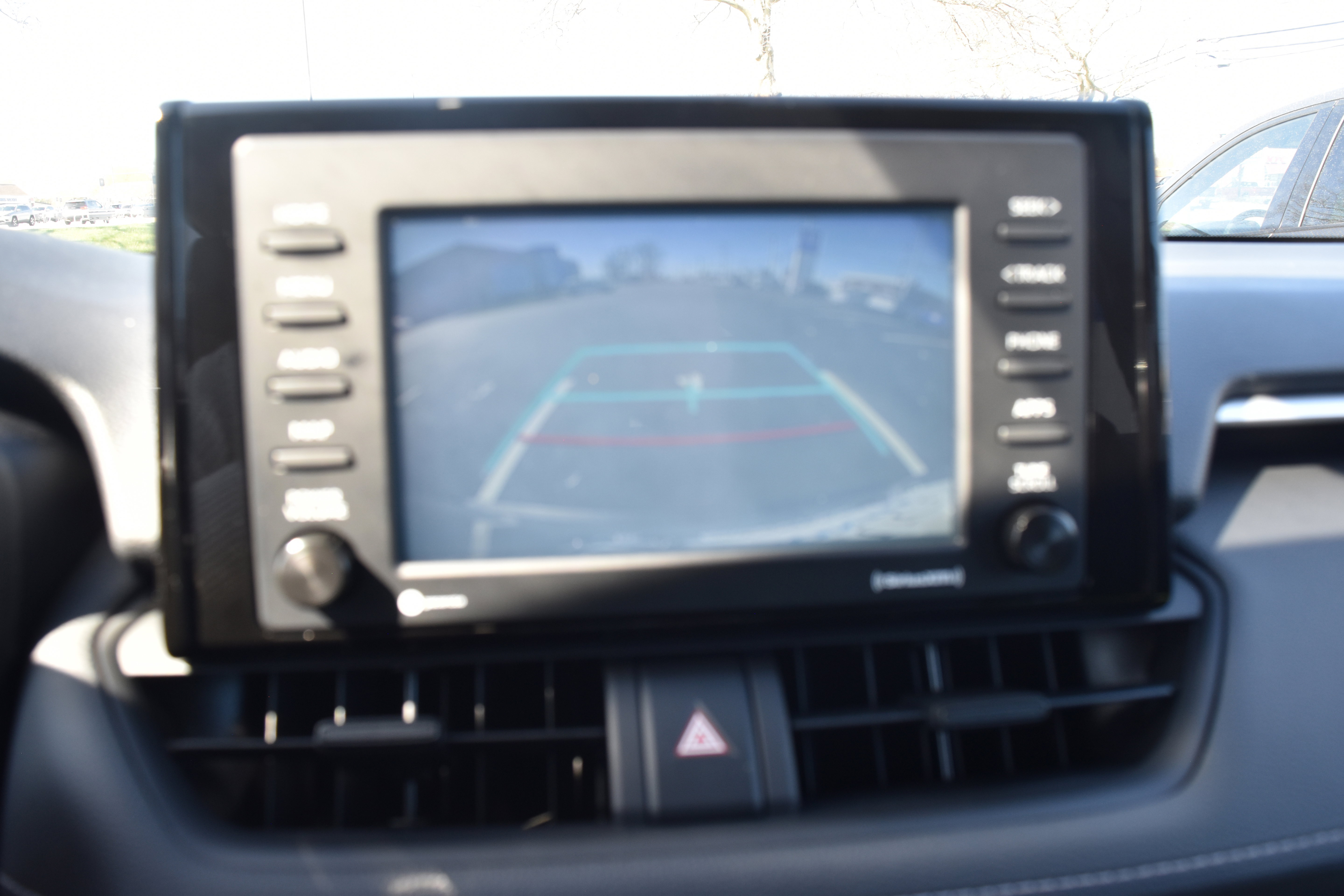 Used 2022 Toyota RAV4 XLE AWD/4WD image 21