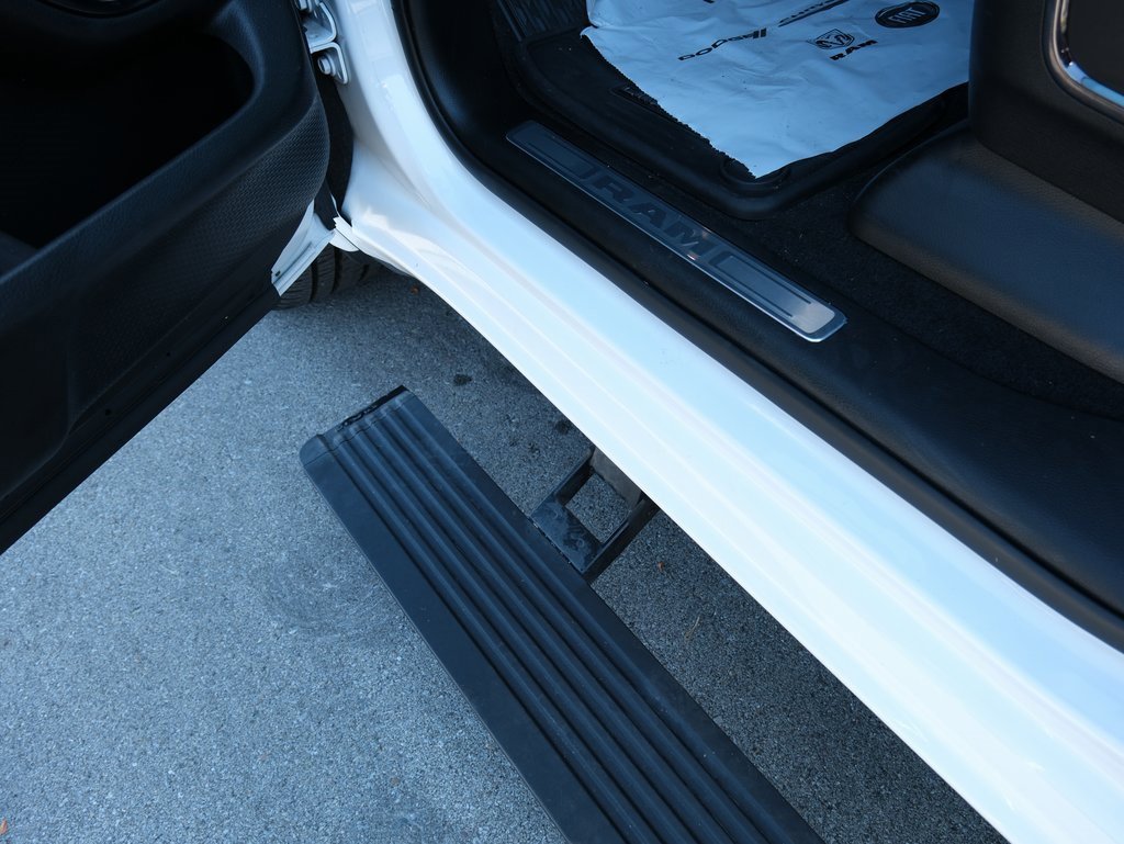 Used 2025 RAM 1500 Limited image 15