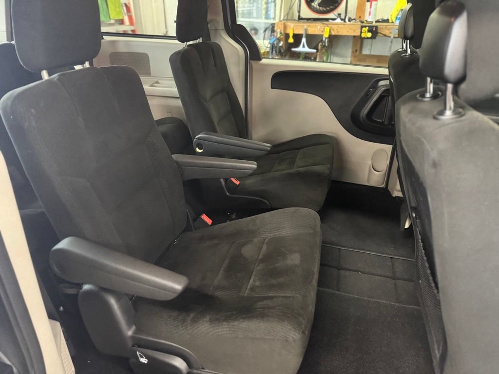 Used 2015 Dodge Grand Caravan SE FWD image 27