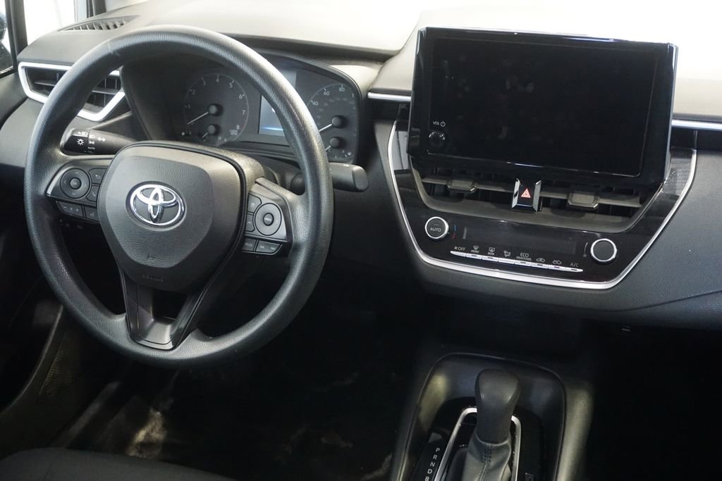 Used 2023 Toyota Corolla LE image 24
