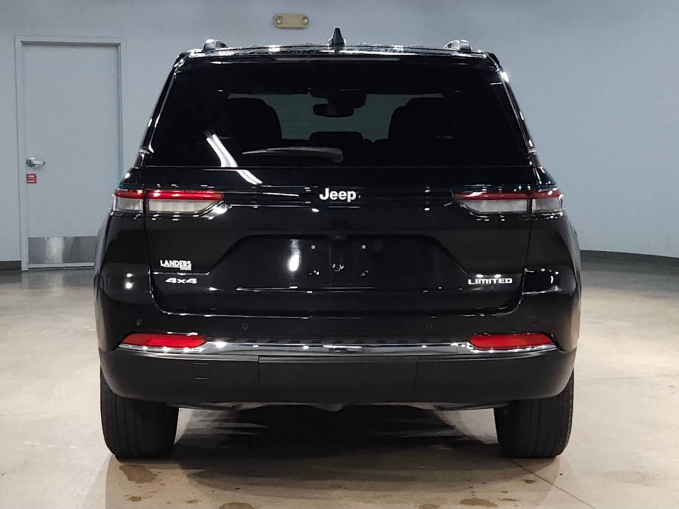 Used 2024 Jeep Grand Cherokee Limited image 6