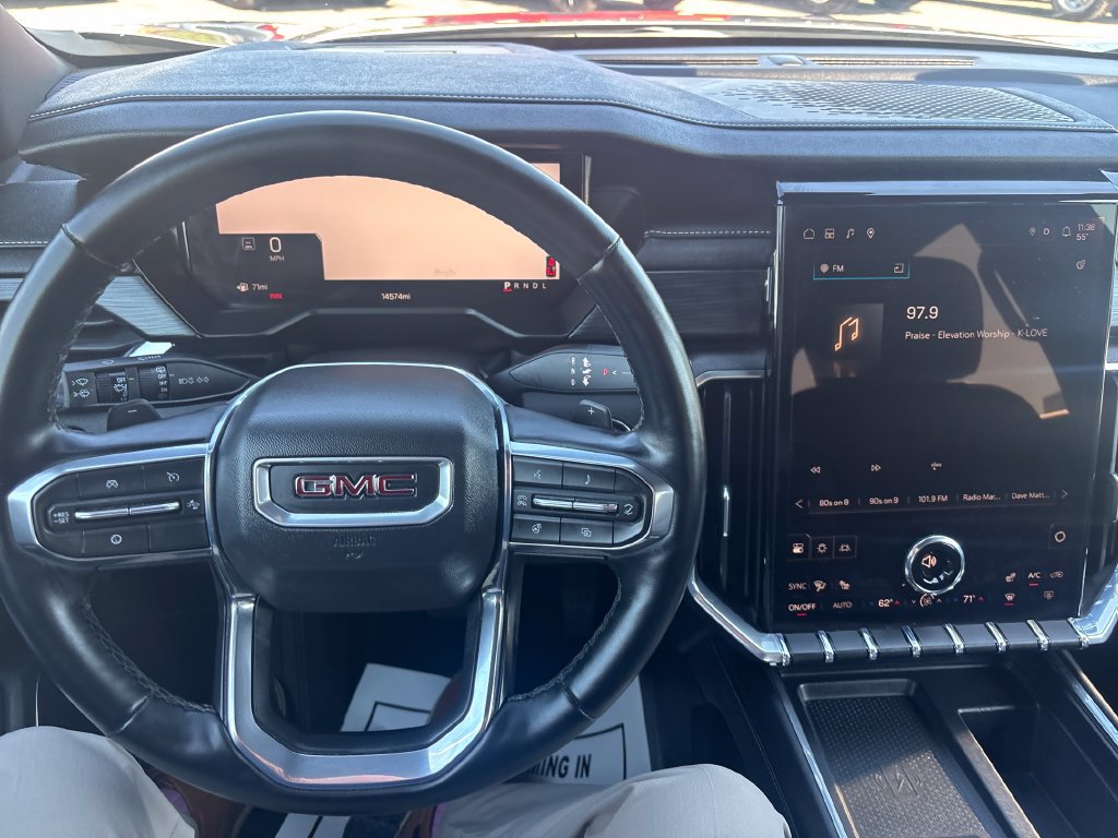 Used 2026 GMC Acadia Elevation w/ Elevation Premium Package FWD image 18
