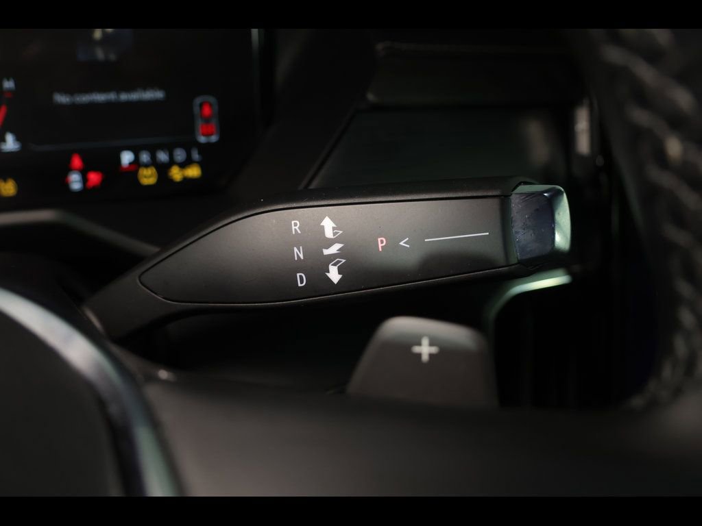 Used 2025 GMC Acadia Elevation image 28