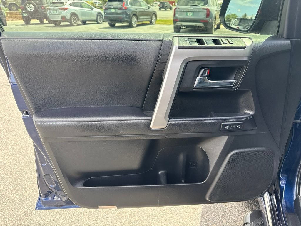 Used 2022 Toyota 4Runner Limited AWD/4WD image 14