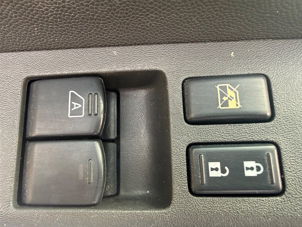 Used 2013 Nissan Frontier Desert Runner image 25