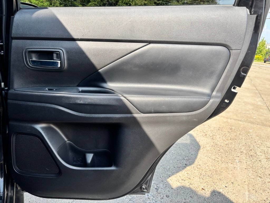 Used 2019 Mitsubishi Outlander FWD image 21
