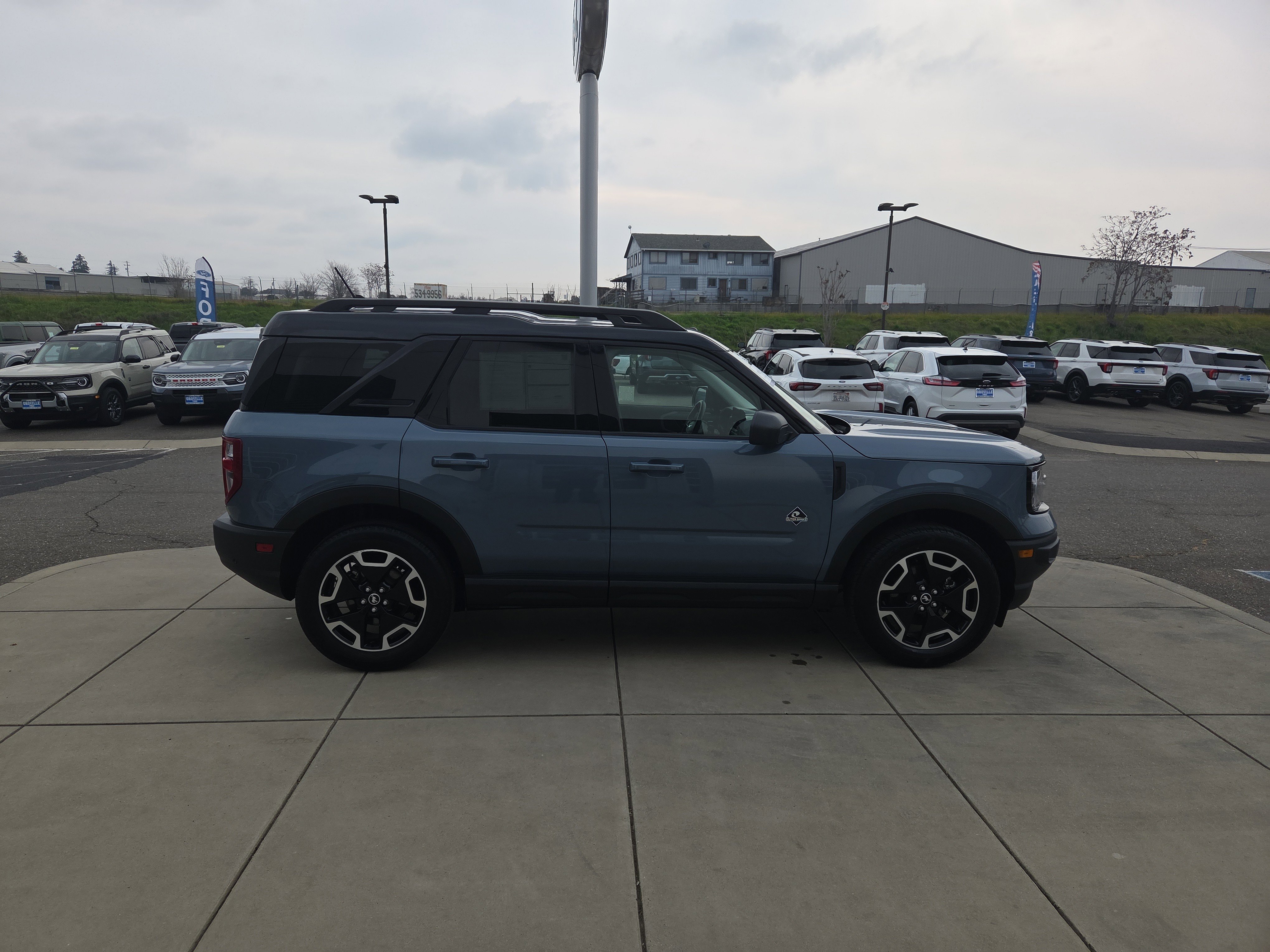 Used 2024 Ford Bronco Sport Outer Banks w/ Tech Package image 6