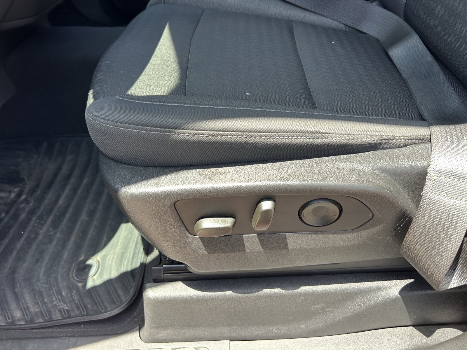 Used 2023 Chevrolet Silverado 1500 Custom RWD image 14