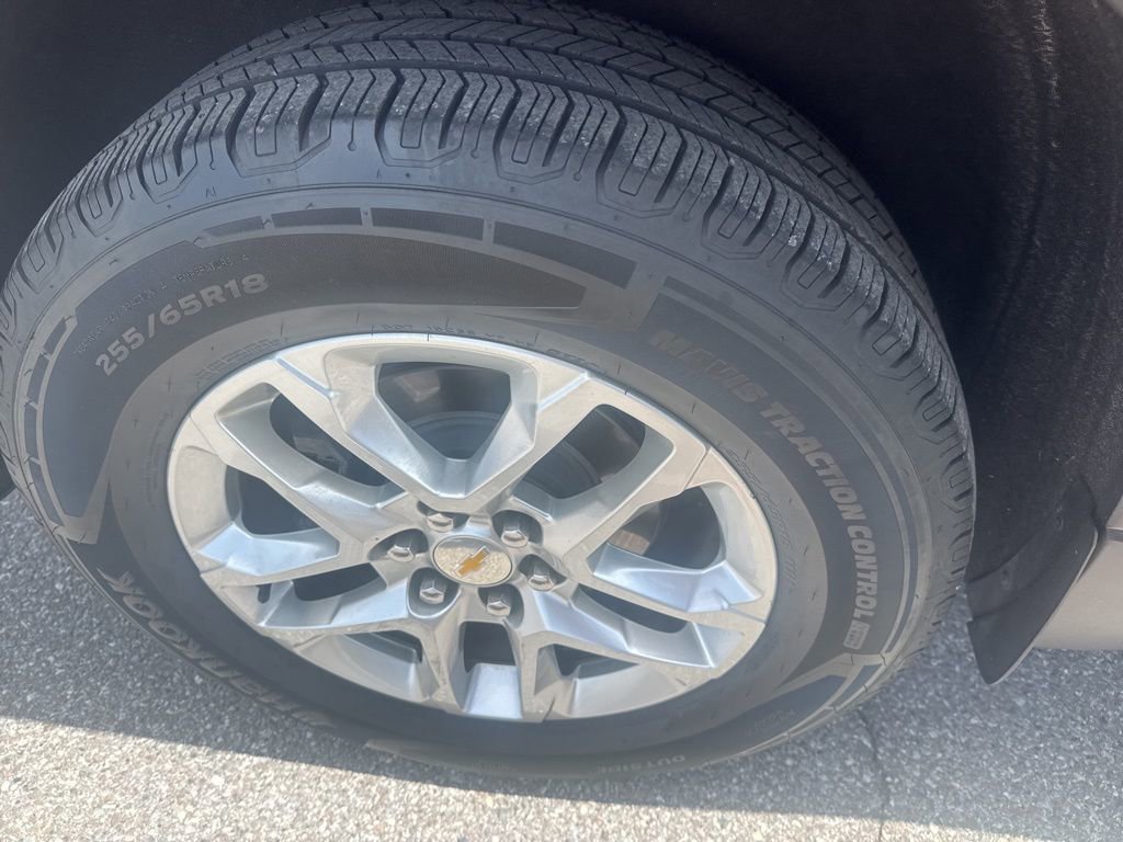 Used 2020 Chevrolet Traverse LT image 9