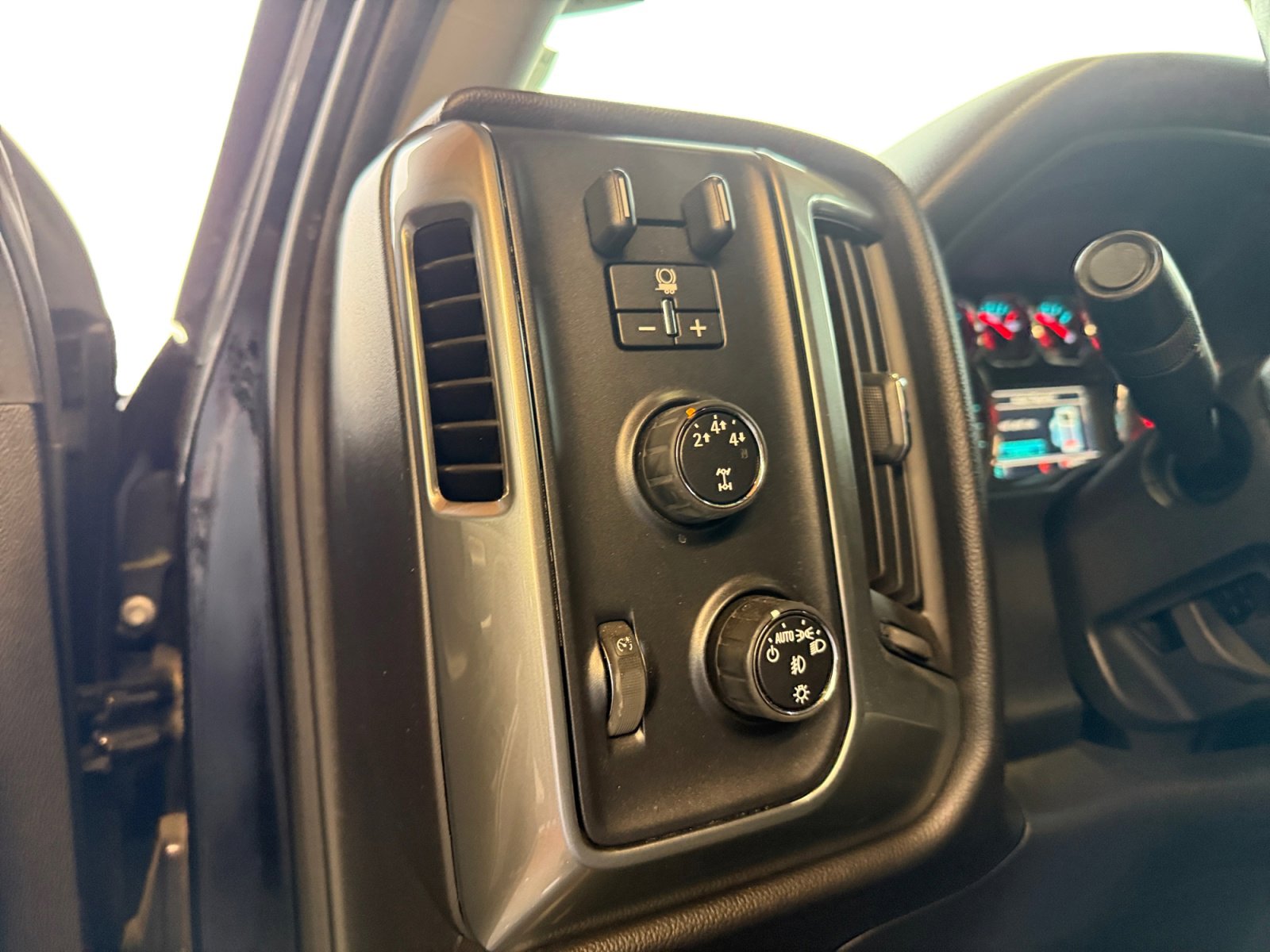 Used 2016 Chevrolet Silverado 2500 LT w/ Midnight Edition image 12