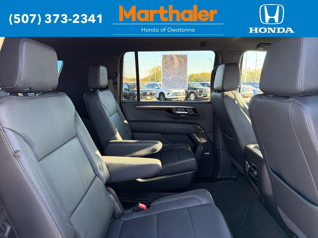 Used 2026 Chevrolet Suburban LT w/ Comfort Package AWD/4WD image 16