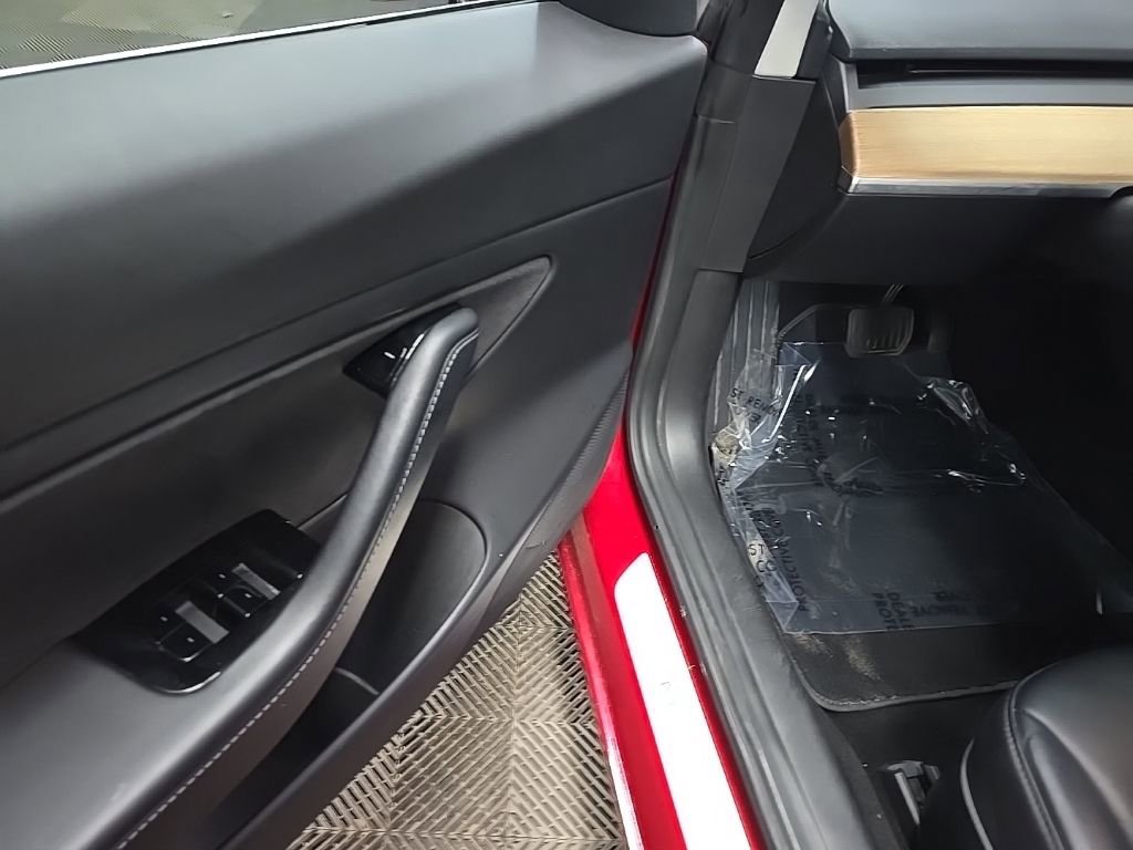 Used 2018 Tesla Model 3 Long Range image 26