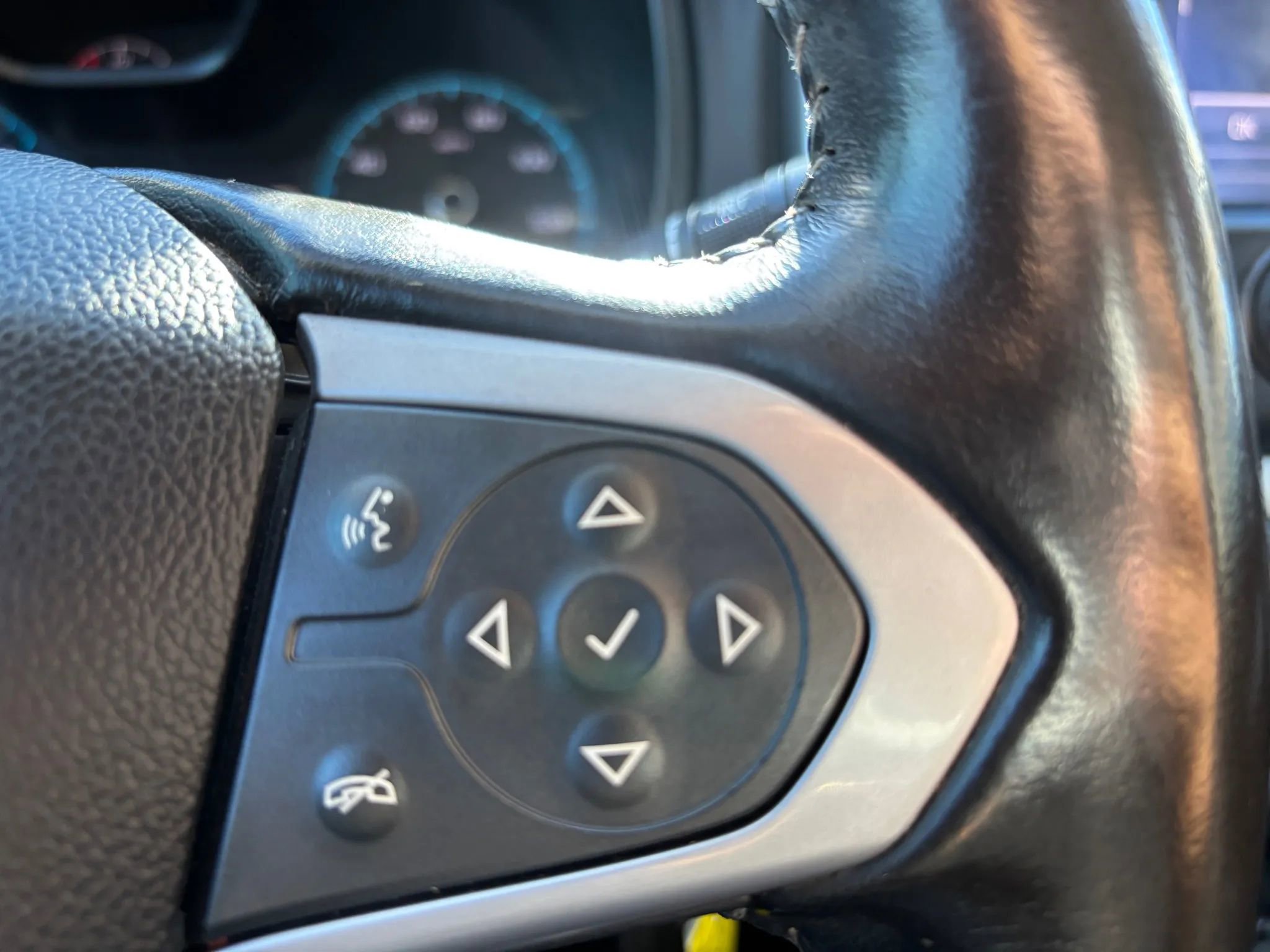 Used 2016 Chevrolet Colorado LT w/ LT Convenience Package RWD image 18