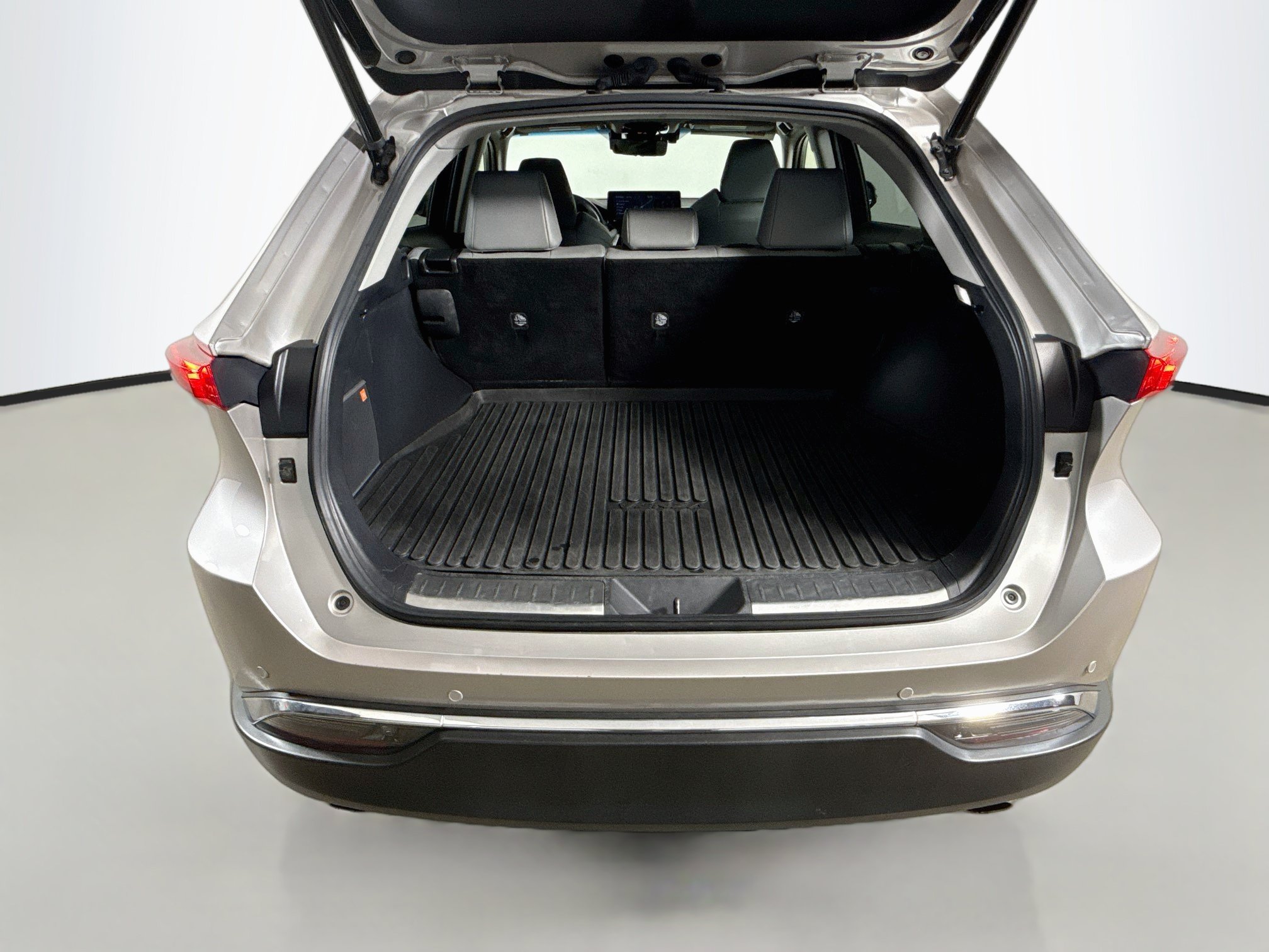 Certified 2022 Toyota Venza Limited w/ Advanced Technology Package AWD/4WD image 26