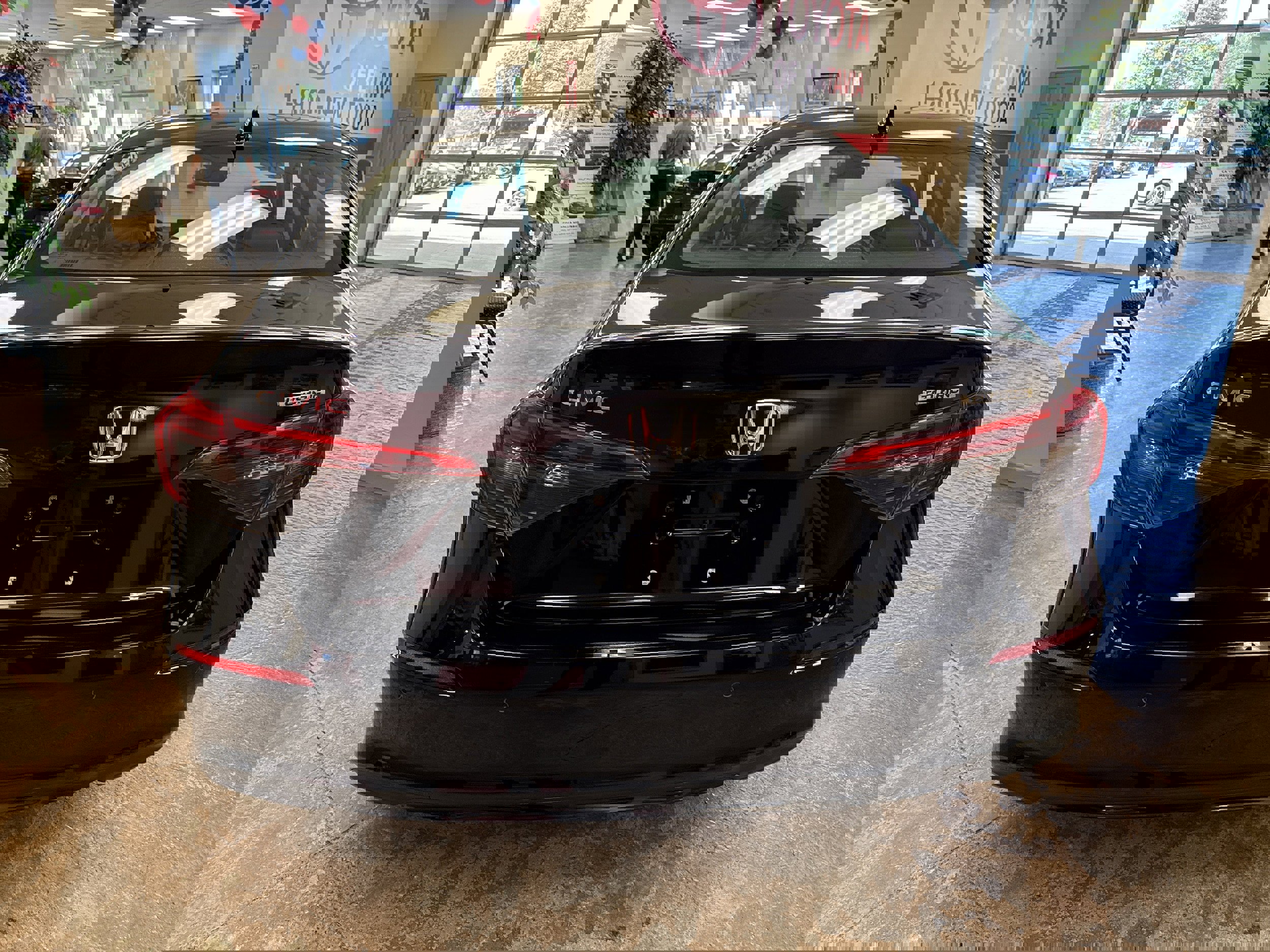 Used 2022 Honda Civic Touring image 9