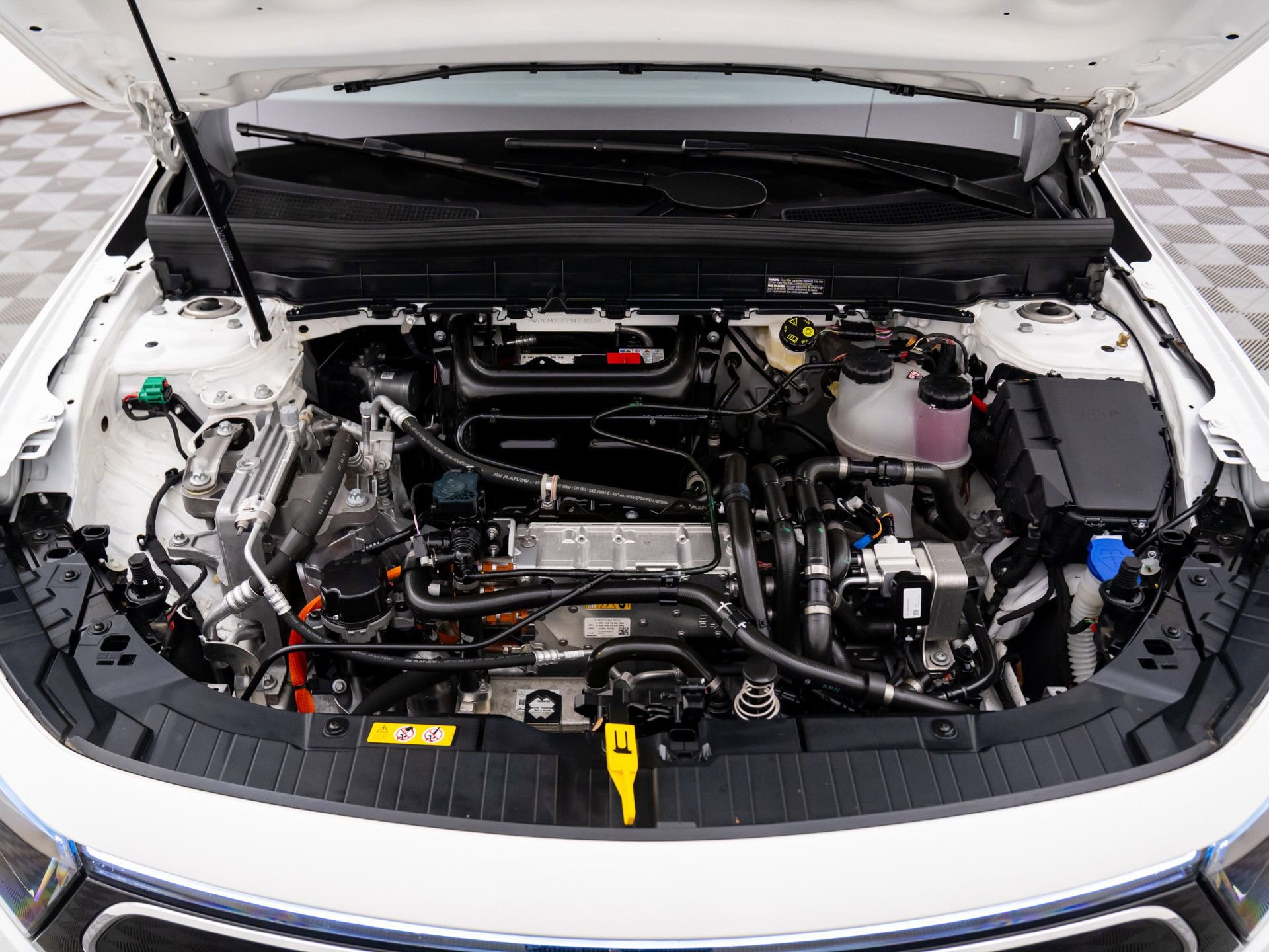 Certified 2023 Mercedes-Benz EQB 300 4MATIC image 33