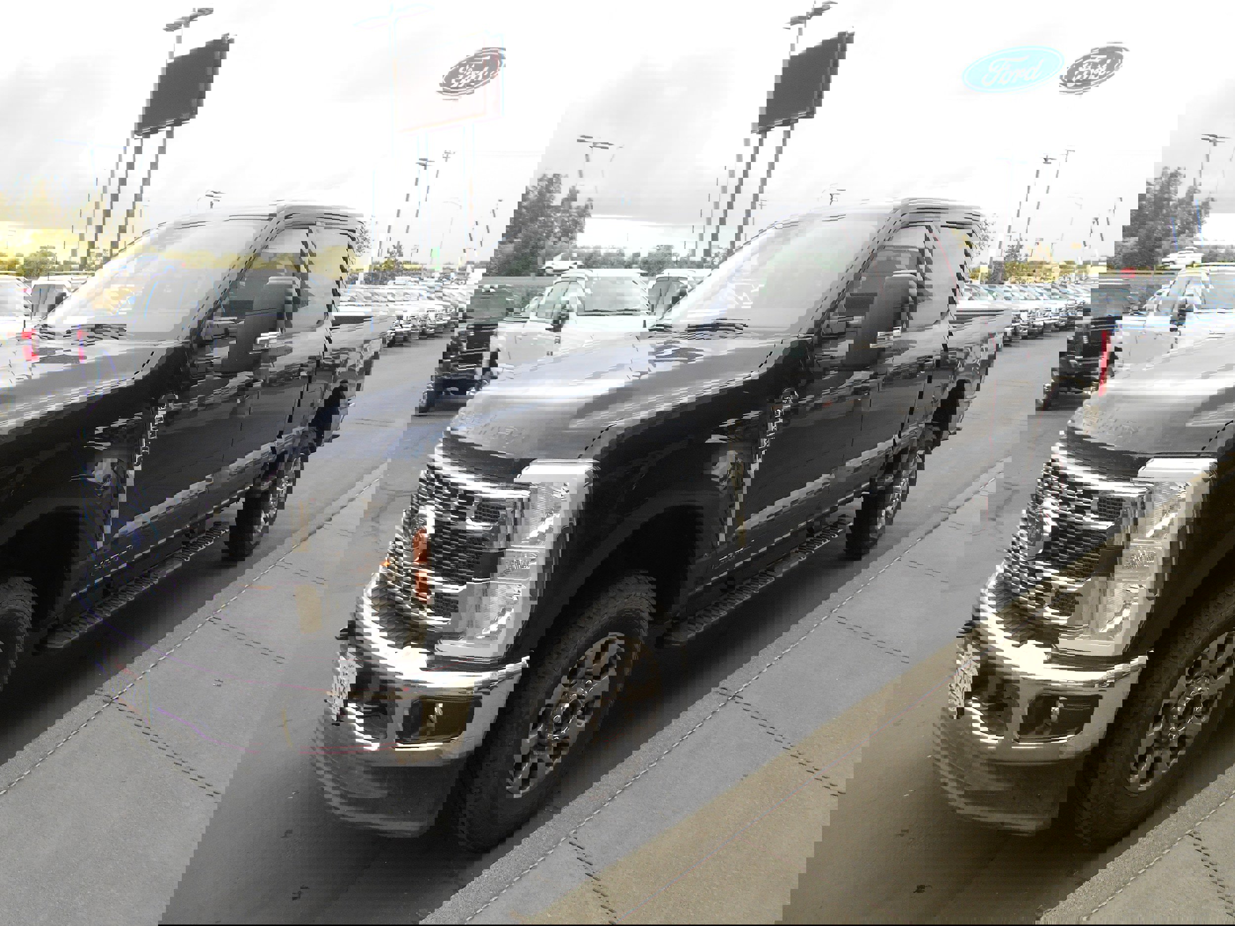 Used 2024 Ford F250 XLT image 1