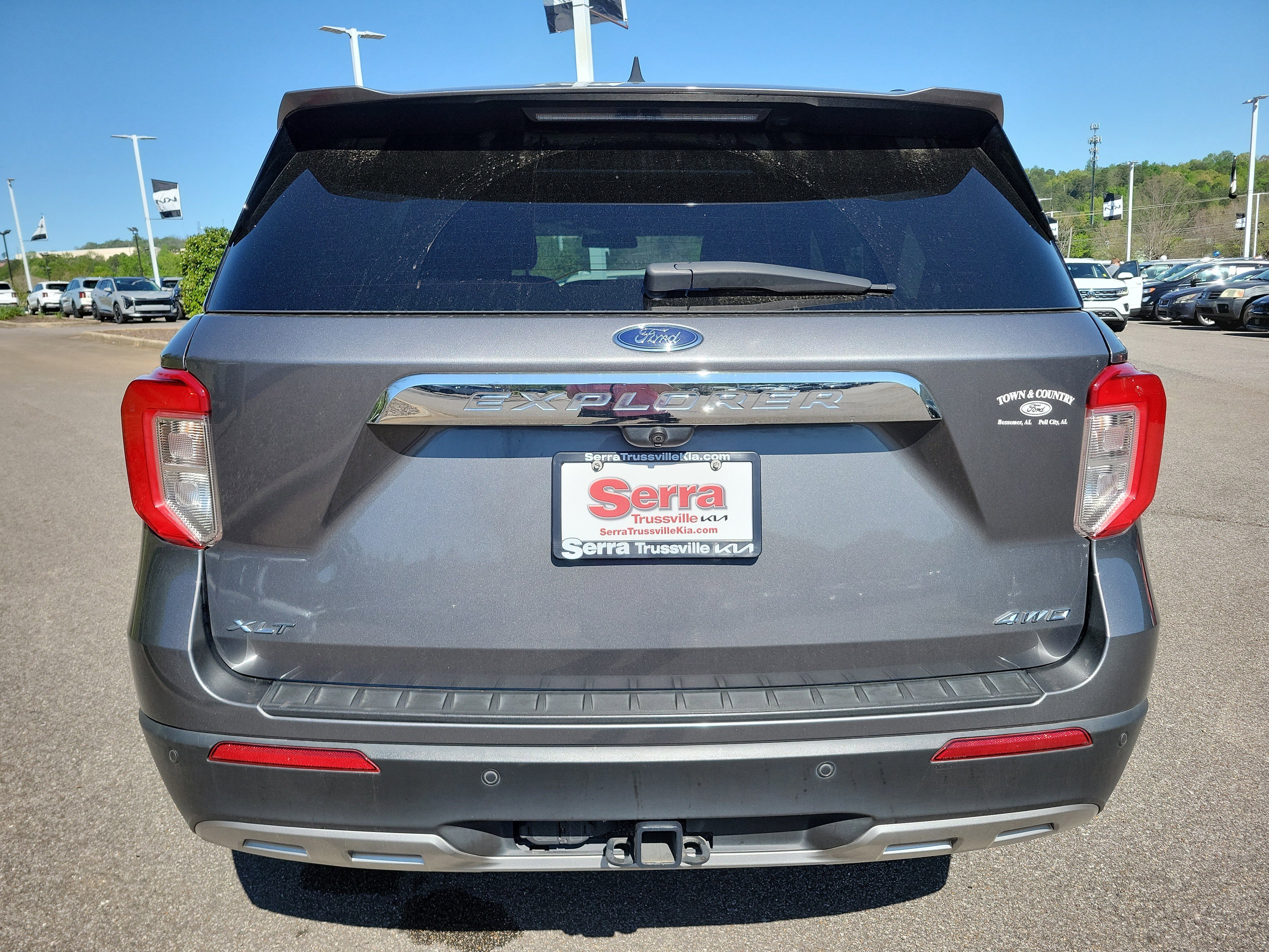 Used 2022 Ford Explorer XLT w/ Equipment Group 202A image 27