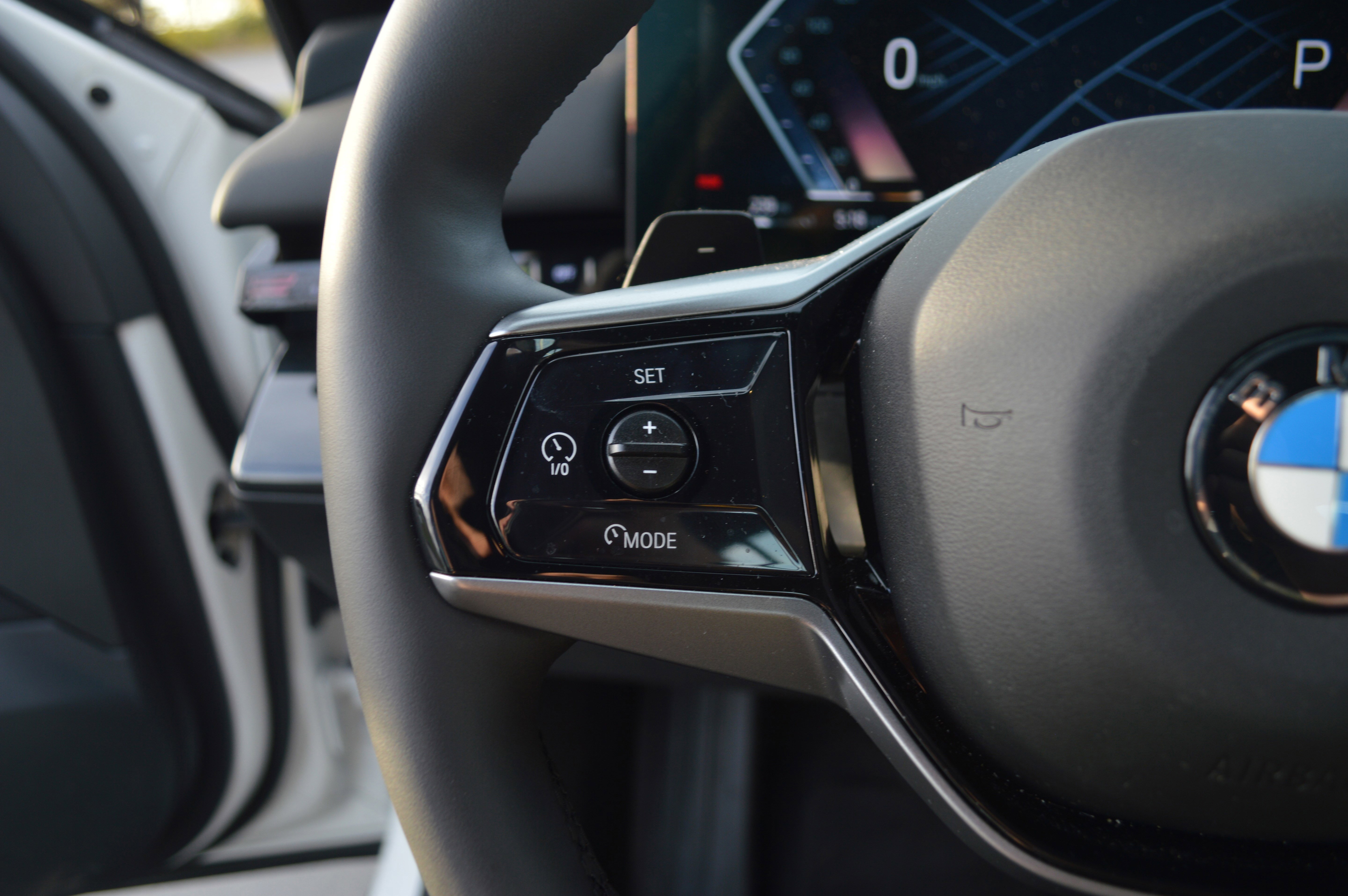 Used 2025 BMW 530i xDrive w/ Premium Package image 12